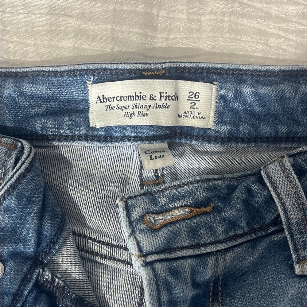 Abercrombie & Fitch Light Blue Denim Super Skinny Ankle Jeans